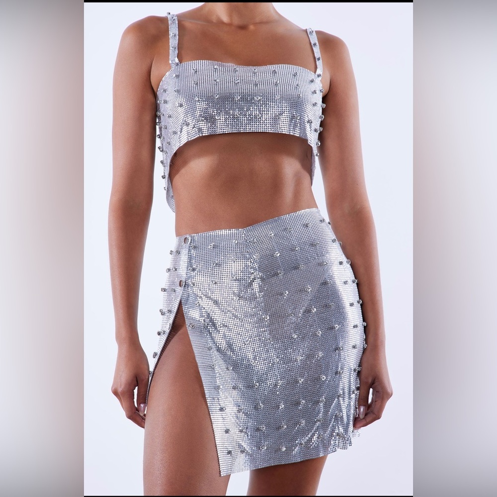 Silver chainmail skirt set with embellishments. Size M in both top and skirt.